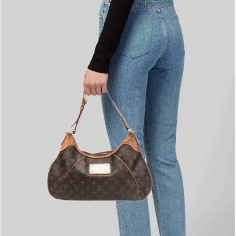 Authentic Louis Vuitton Thames GM